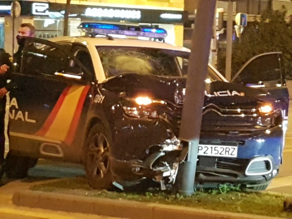 accidente-coche-policia-nacional-cruce-camino-ronda-recogidas