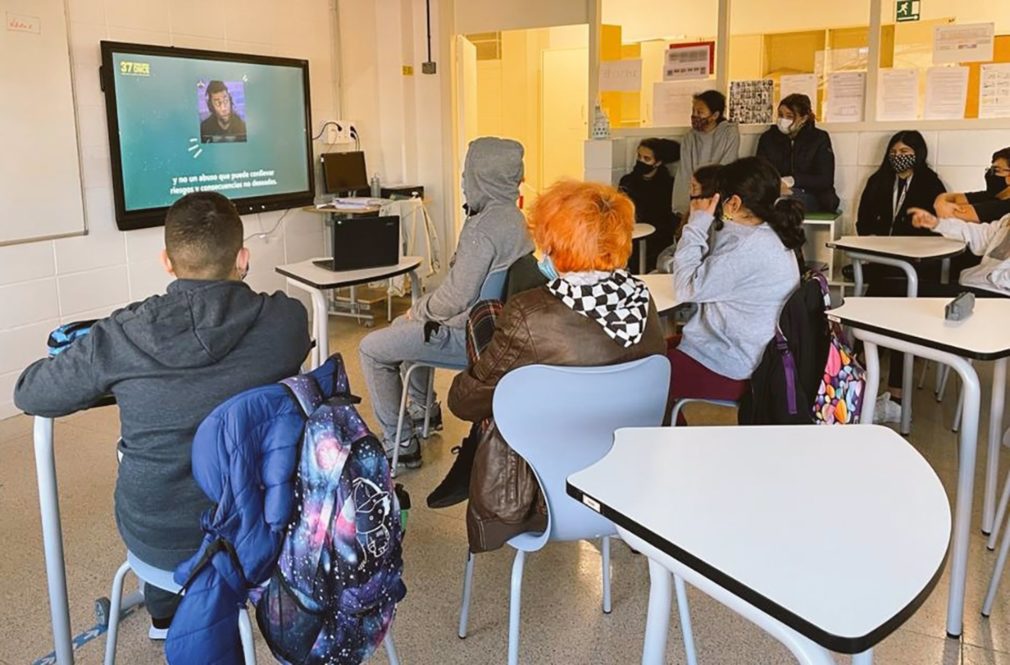 Granada.- Cerca de 5.000 estudiantes y 61 profesores trabajan sobre el uso y la adicción a las nuevas tecnologías