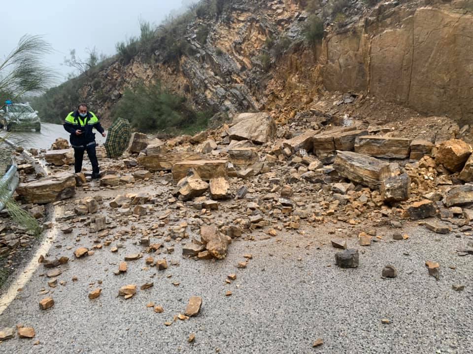 desprendimiento-algarinejo-trafico