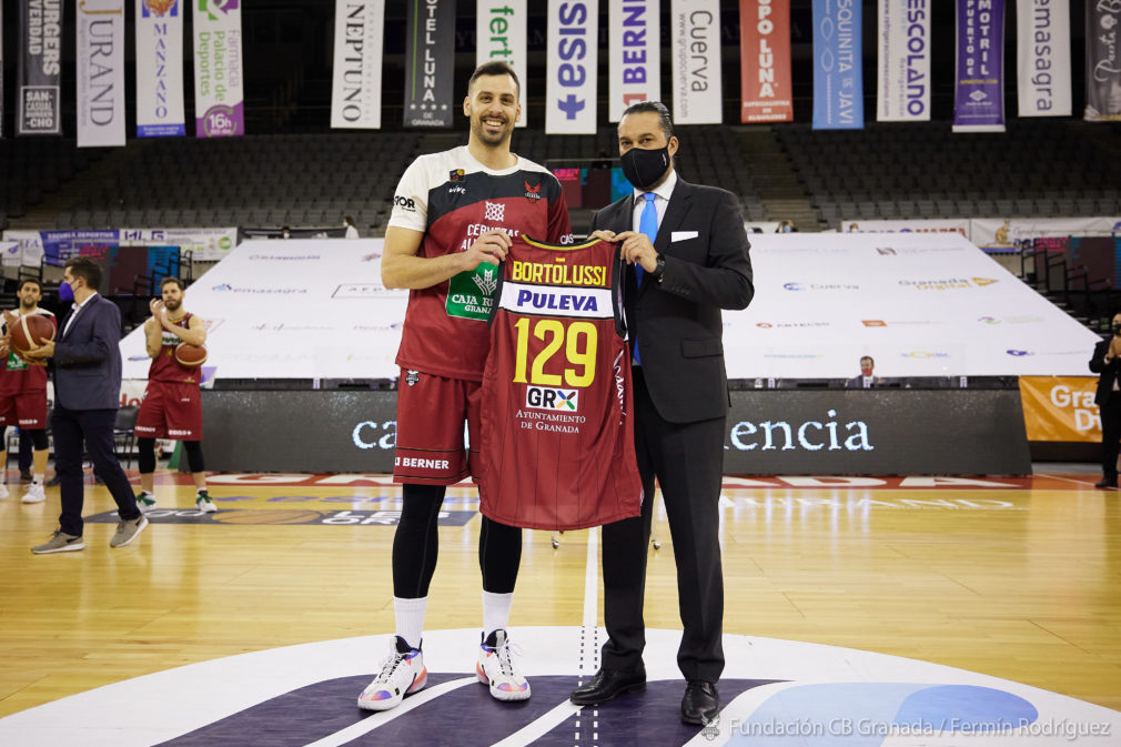 Bortolussi camiseta 129 partidos Fundación CB Granada - Foto Fermín Rodríguez