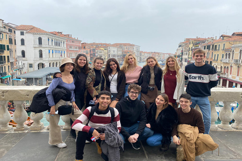 Estudiantes de Erasmus en Florencia de viaje en Venecia cuando no era obligatoria la mascarilla en Italia