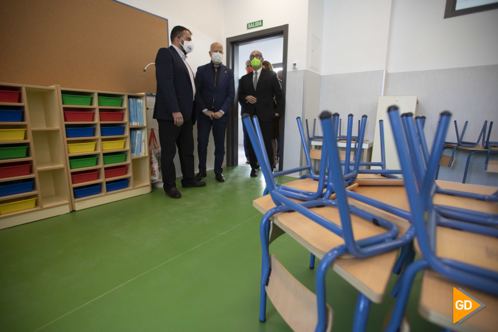 Javier Imbroda visita el nuevo colegio de educacion infantil y primaria San Isidro Labrador en Albolote