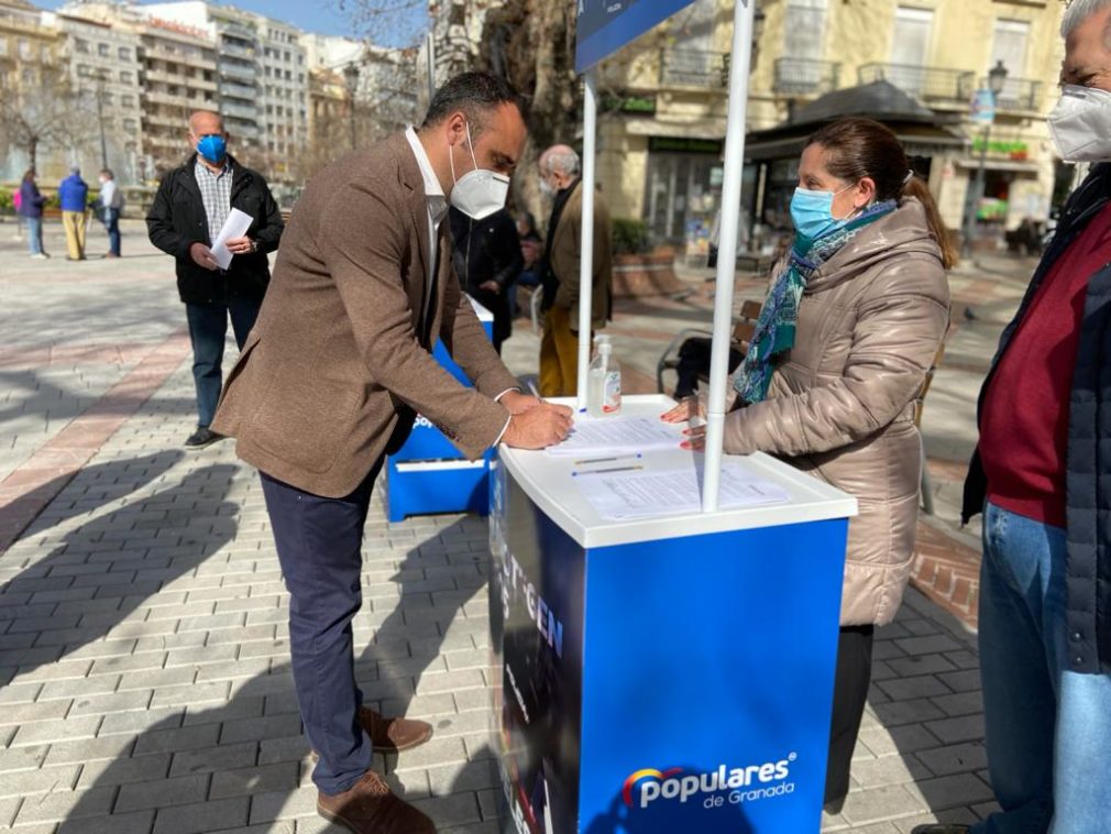 Francisco Rodríguez-firma campaña apoyo a FyCSE