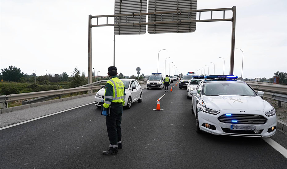 Guardia Civil corte carretera