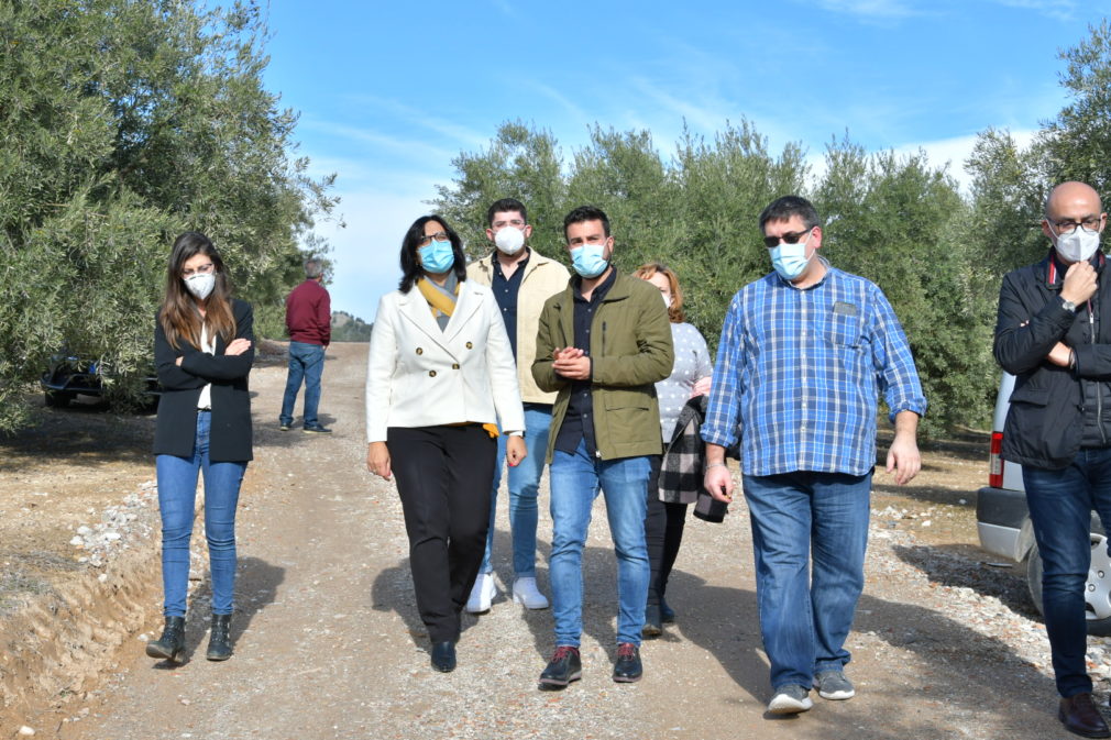 Visita de la delegada territorial de Agricultura, Ganadería y Pesca de la Junta en Granada, María José Martín, a Moclín | Foto: Gabinete