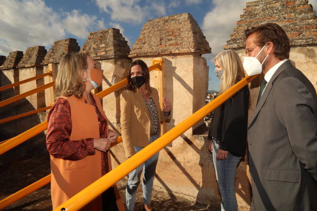 Granada.- Del Pozo revisa el estado de la Torre de las Gallinas de la Alhambra tras los terremotos