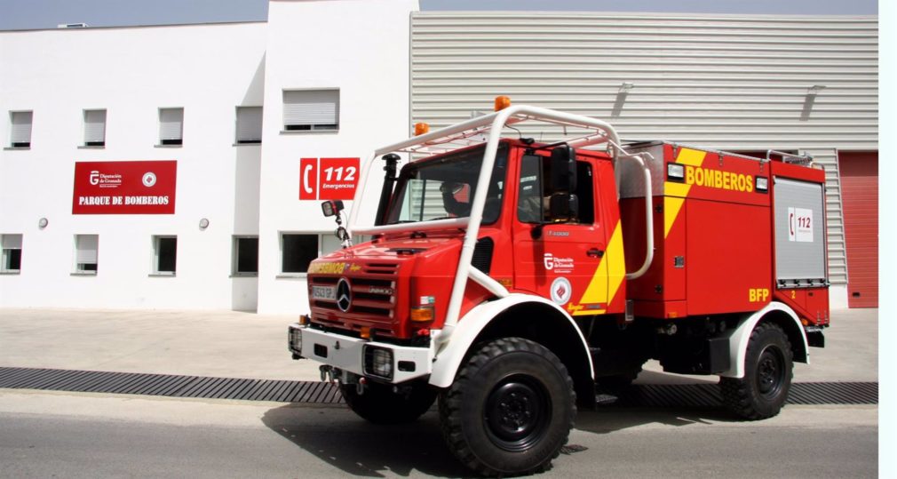 Granada.- Sucesos.- Inician tareas de seguridad y desescombro en la nave incendiada donde se busca a un hombre en Moclín