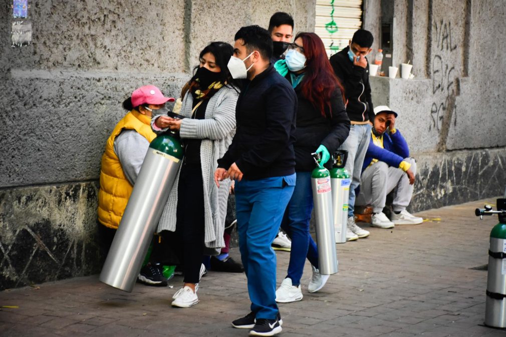 personas cola covid-19 méxico oxígeno