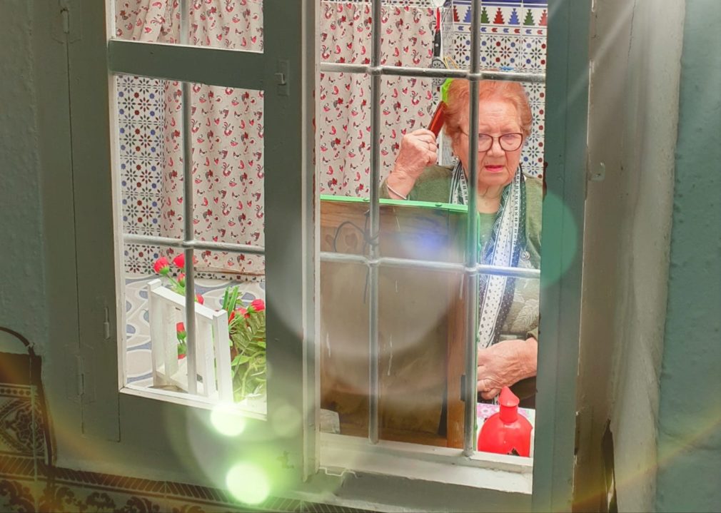 Huétor Tájar propone  a sus mayores que fotografíen lo que ven desde sus ventanas con la ayuda de sus auxiliares de ayuda a domicilio