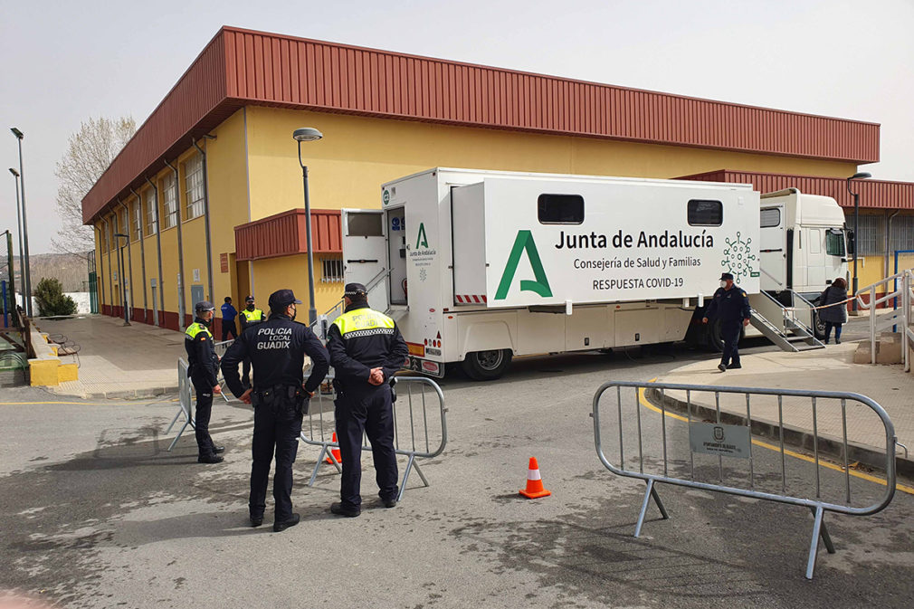 Dispositivo de seguridad por el cribado masivo por Covid-19 en Guadix