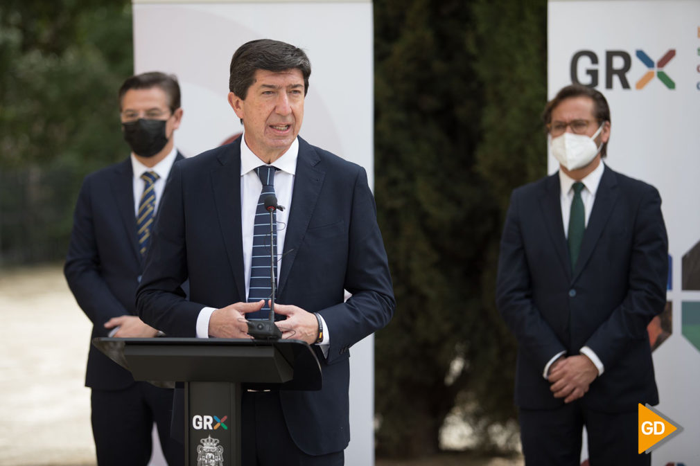 Foto-Antonio-L-Juarez- Juan Marín visita Granada, alcalde luis salvador, delegado cultura antonio granados