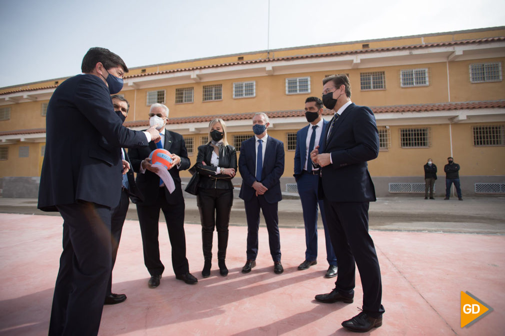 Foto-Antonio-L-Juarez- Juan Marín visita Granada centro menores genil