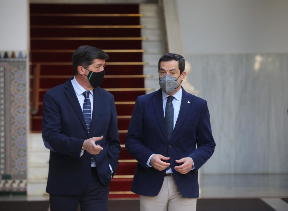 Juan Marín y Juanma Moreno este miércoles en el Parlamento de Andalucía - EUROPA PRESS