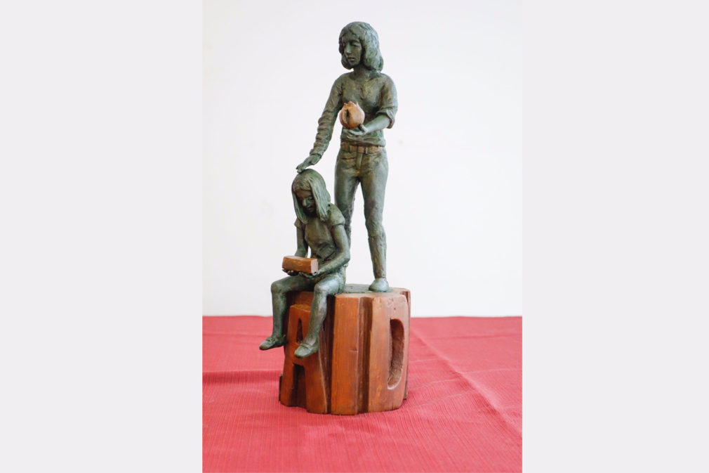 La escultura 'Sobre la A' del autor Ildefonso Ruiz - AYUNTAMIENTO DE GRANADA