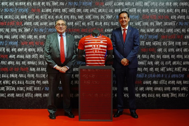 camiseta con logo 90 aniversario granada cf - Pepe Villoslada