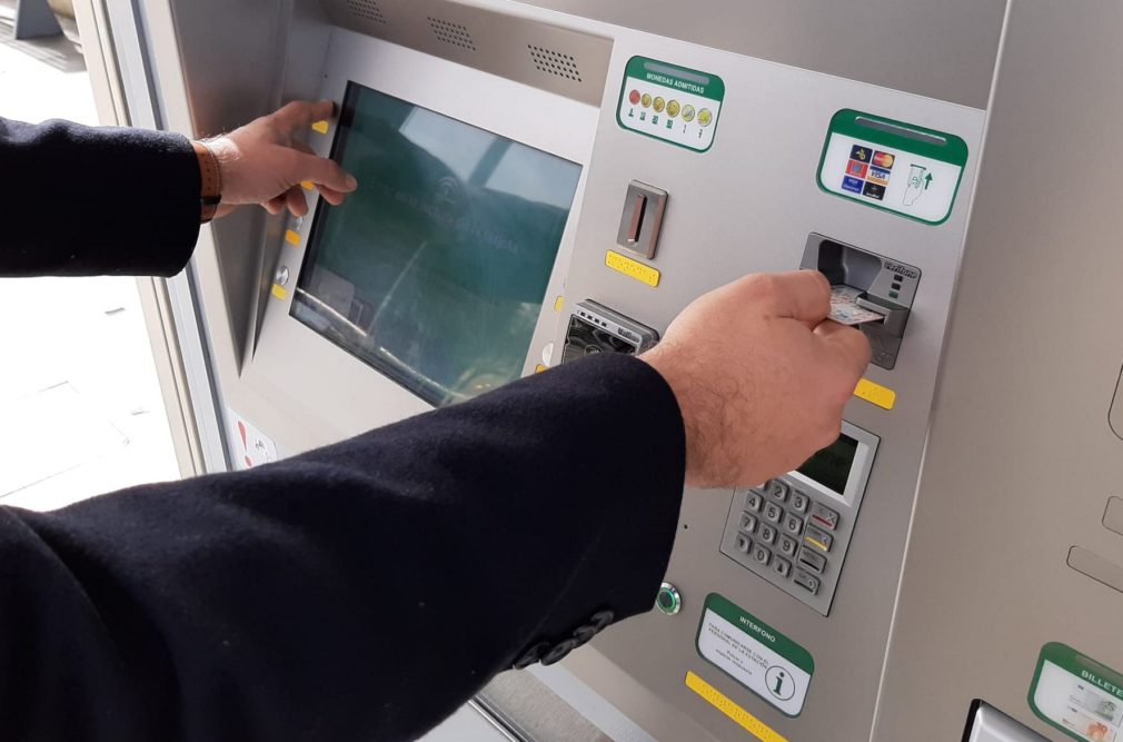 pago con tarjeta bancaria metro de granada 2