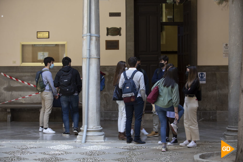 Facultad de derecho en la reanudación de las clases en la Universidad de Granada