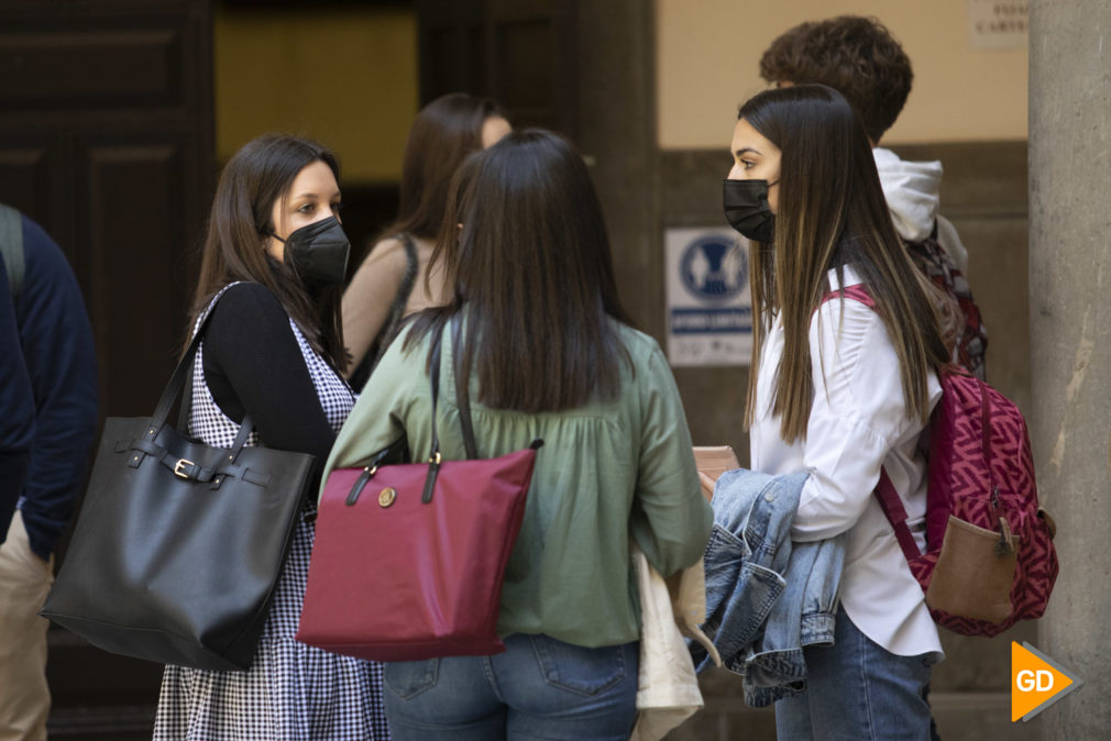 Facultad de derecho en la reanudación de las clases en la Universidad de Granada