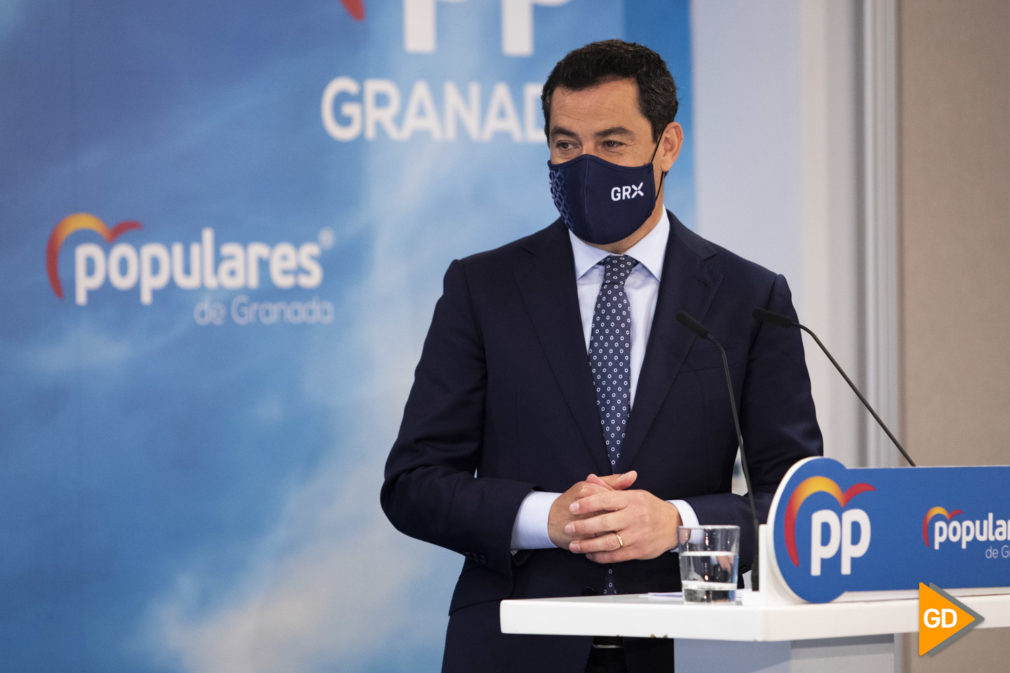 Pablo Casado y Juanma Moreno clausuran la reunion de alcaldes del PP en Granada