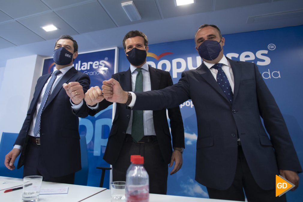 Pablo Casado y Juanma Moreno clausuran la reunion de alcaldes del PP en Granada