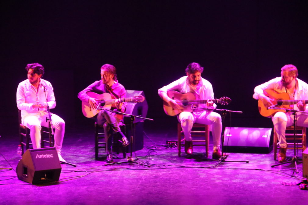 GITANOS CANTAN A DIOS EN ALMUÑÉCAR CON TITO LOSADA 21