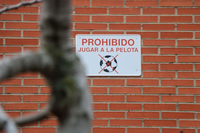 Prohibido jugar a la pelota