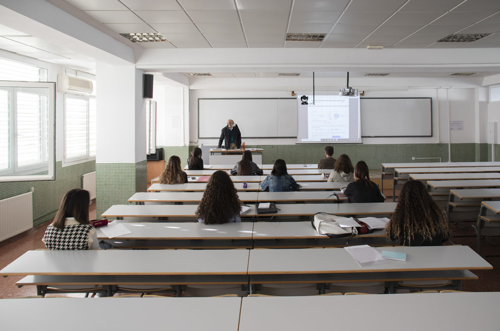 Vuelta presencialidad segura Facultad Derecho y Facultad Económicas (23)