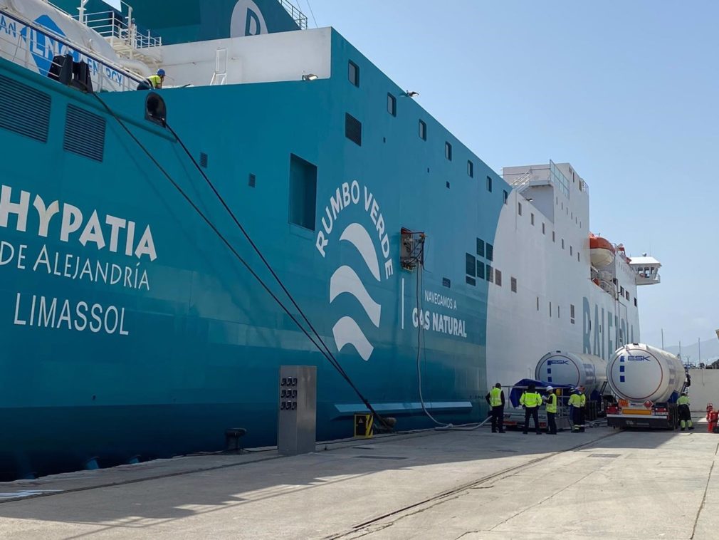Granada.- Puertos.-El puerto mejora su estrategia medioambiental con el suministro de Gas Natural Licuado en sus muelles