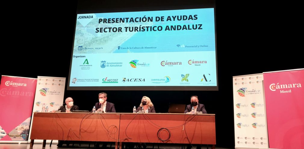 del delegado territorial de Turismo de la Junta en Granada, Gustavo Rodríguez,