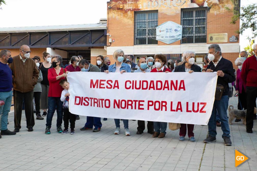 Concentracion por los cortes de luz zona norteCarlos Gijon_