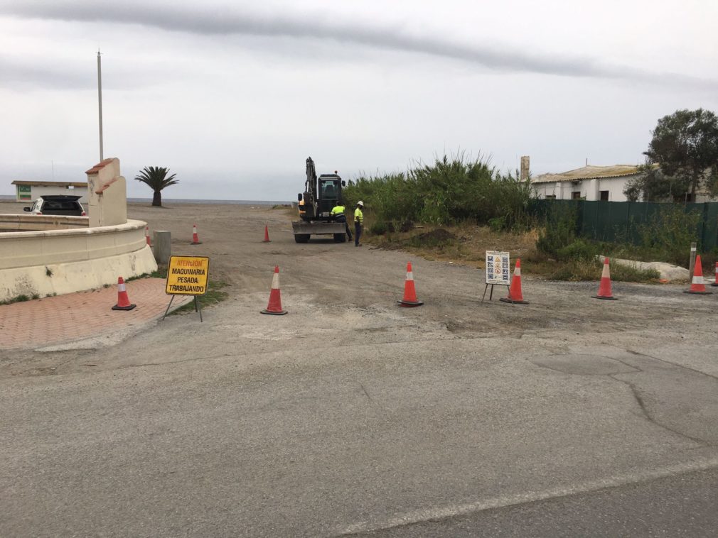 Corte acceso Playa al final del Paseo Marítimo de Motril