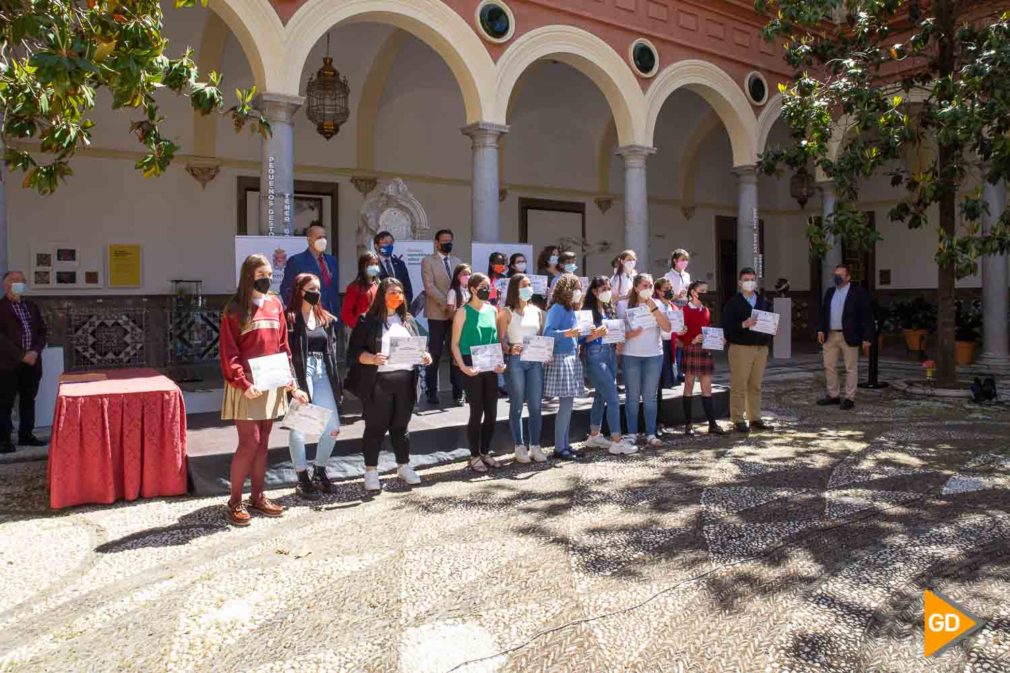 Entrega de diplomas a alumnos de primaria y secundaria Carlos Gijon_-7