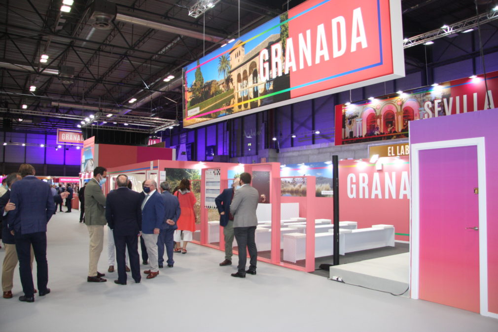 Fitur Stand Granada 5