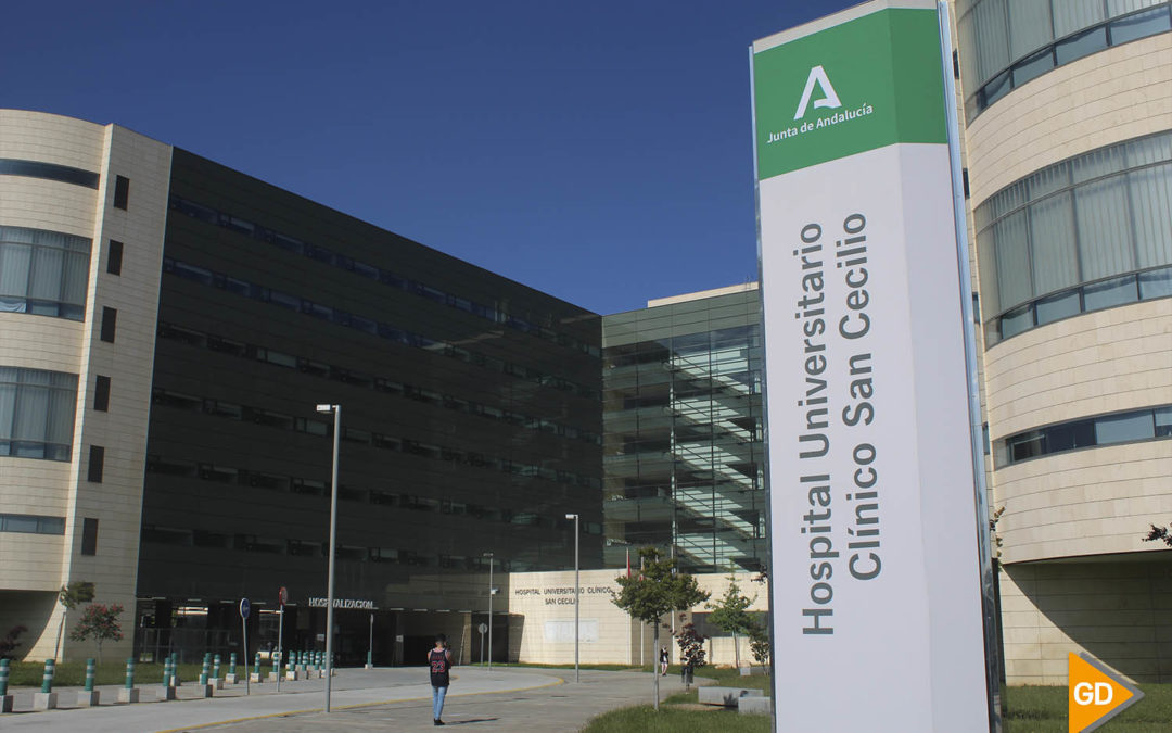 Salud admite retrasos en el servicio de citología del Clínico: "En breve estará corregido"
