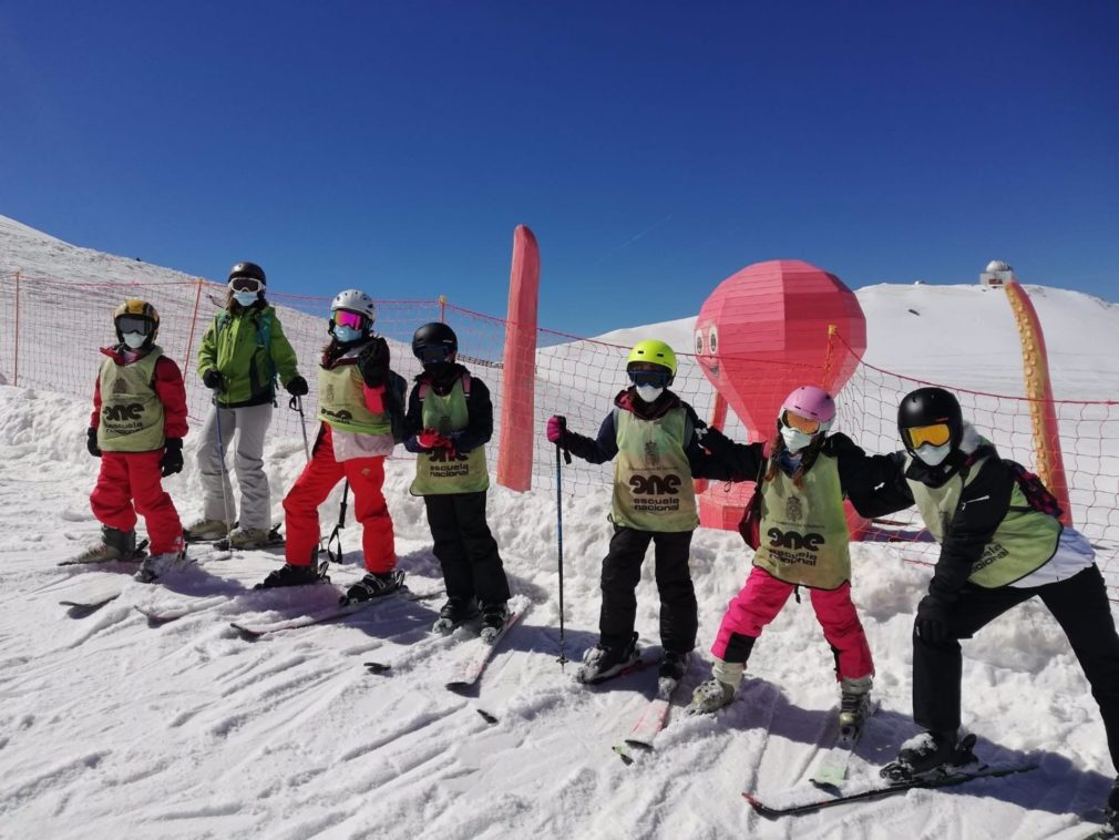 Granada2031.- Más de 1.200 granadinos accedieron a forfait para esquiar en Sierra Nevada con un campaña municipal