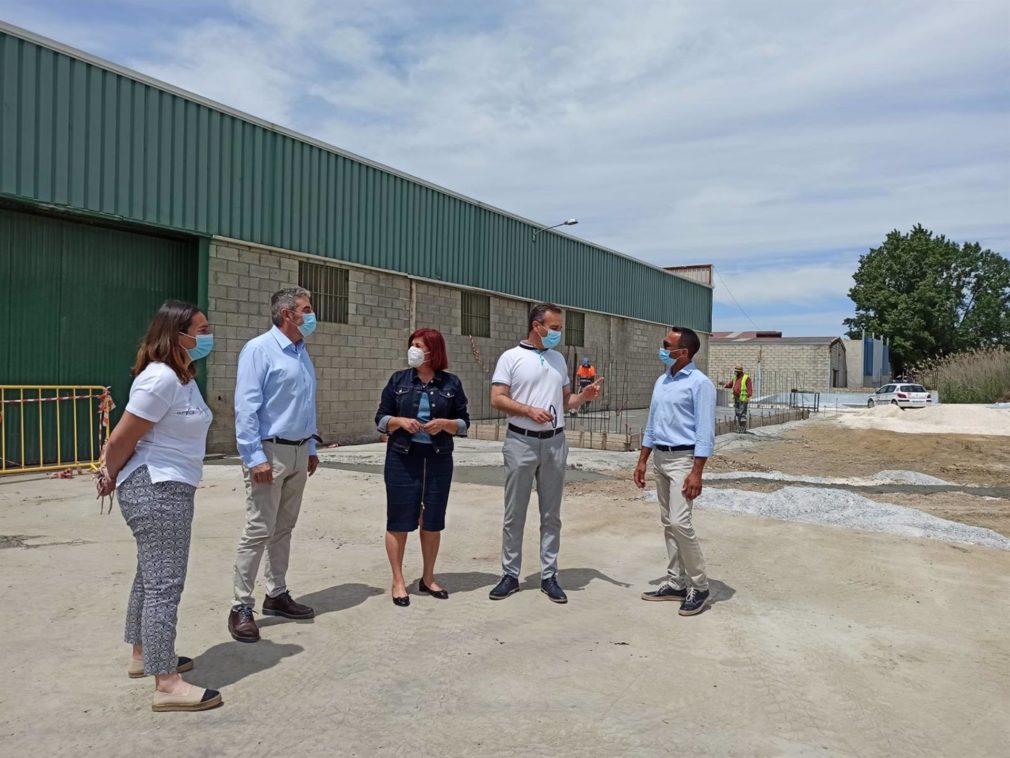 Visita de representantes del PSOE a Benalúa (Granada).