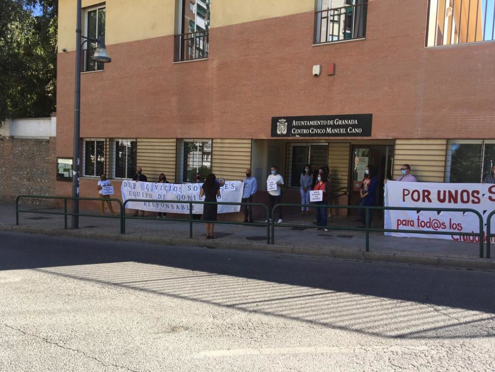 personal servicios sociales manifestación ayuntamiento centro civico manuel cano