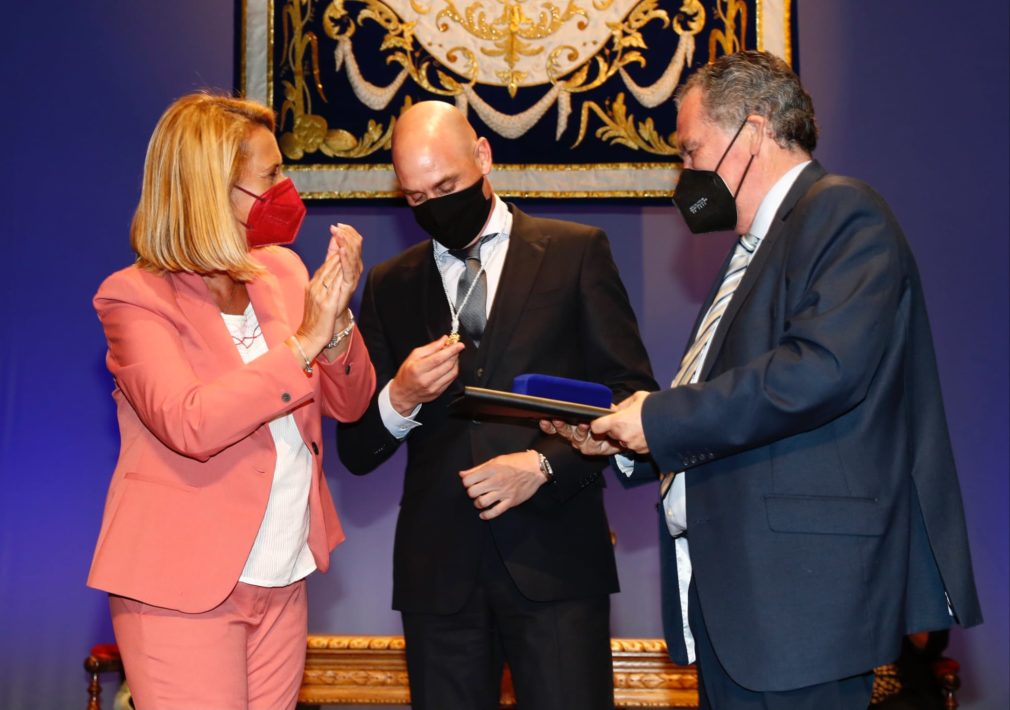 Luis Rubiales medalla de oro de Motril Luisa García Chamorro Antonio Escámez