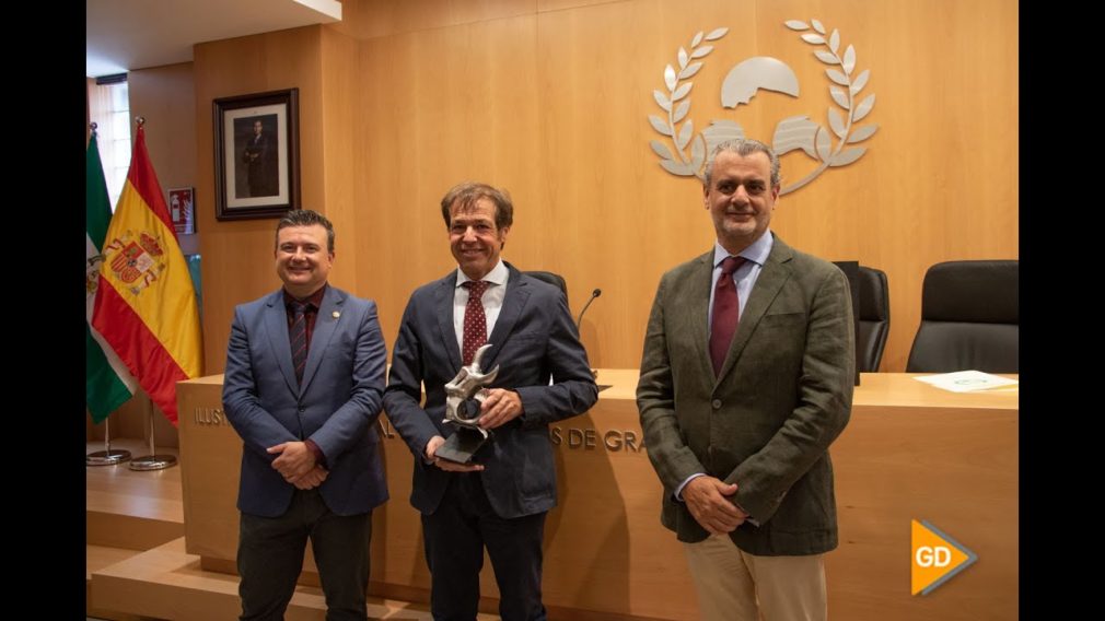 El-Colegio-de-Veterinarios-de-Granada-otorga-el-premio-al-mejor-toro-del-Corpus-2019