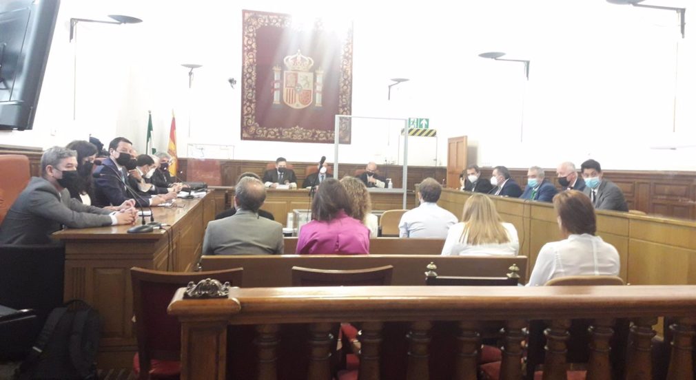 Granada.- Tribunales.- Exconcejales del PP aceptan dos años de prisión por contrataciones 'fantasma' en Emucesa