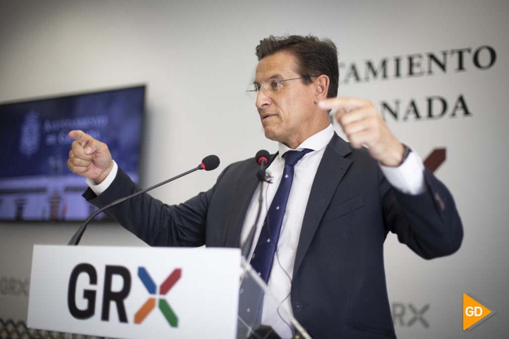 Rueda de prensa de Luis Salvador tras la ruptura con el partido popular en el gobierno del Ayuntamiento de Granada