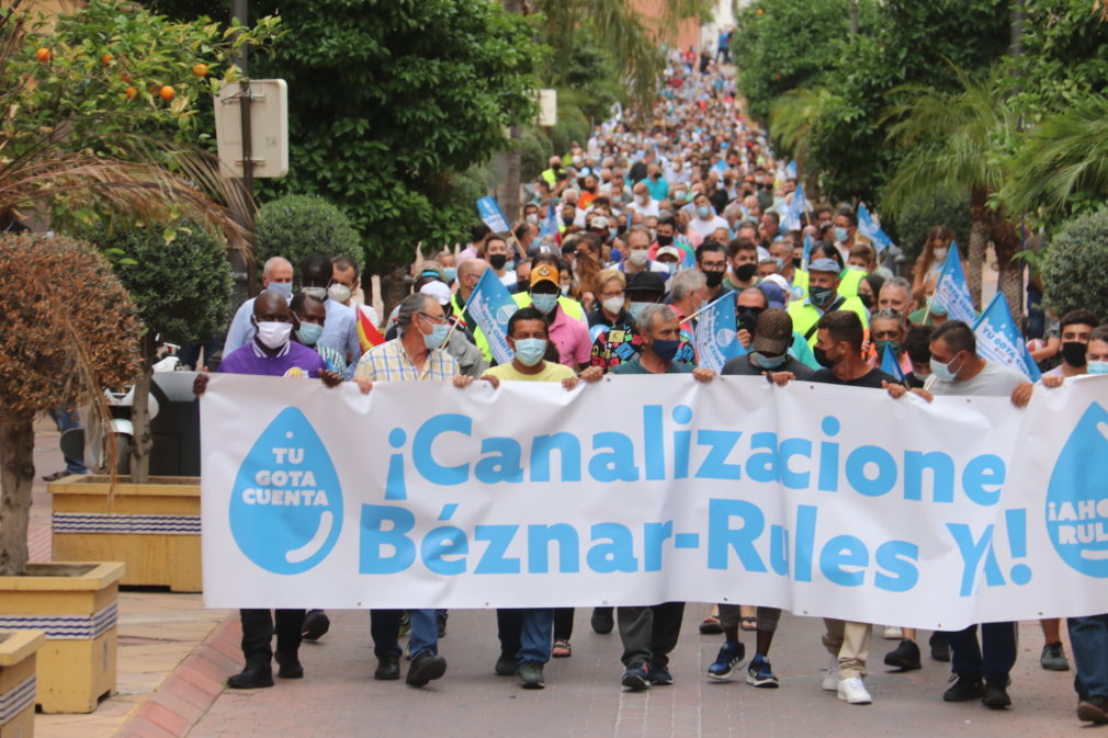 MANIFESTACION POR AVENIDA DE ANDALUCIA DE ALMUÑÉCAR 21