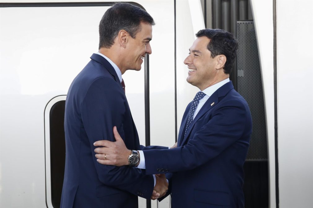 Pedro Sánchez y Juanma Moreno, en una imagen de archivo de junio de 2019 - Álex Cámara - Europa Press