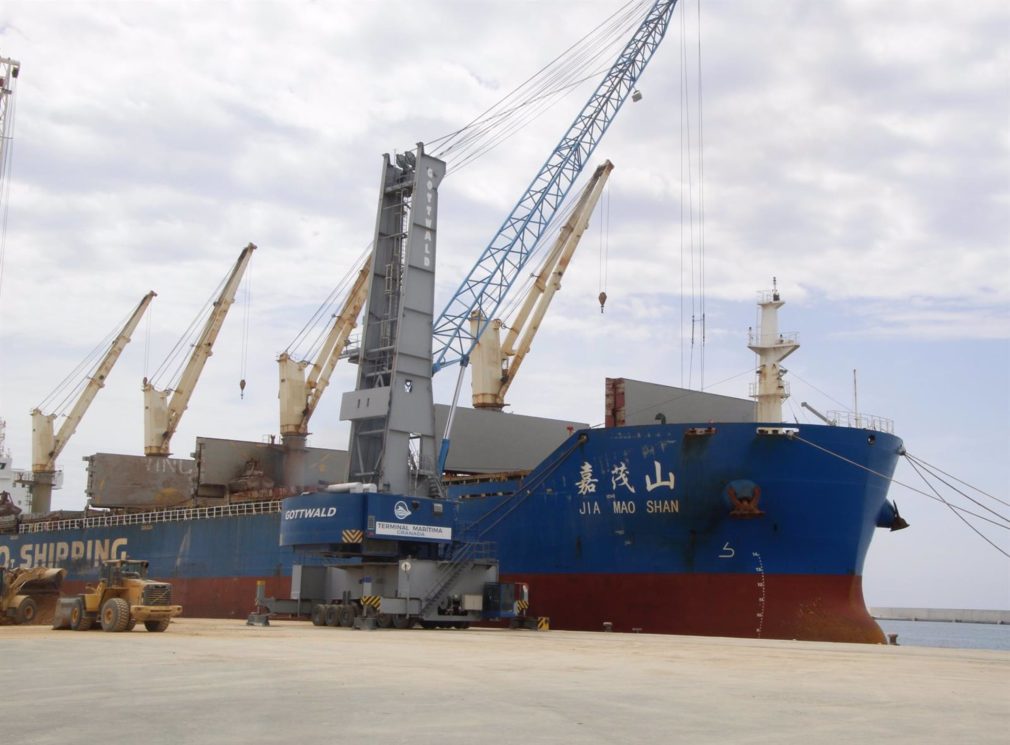 Granada.- Puertos.- Exportan este año desde Motril 200.000 toneladas de mineral de celestita de canteras de la provincia