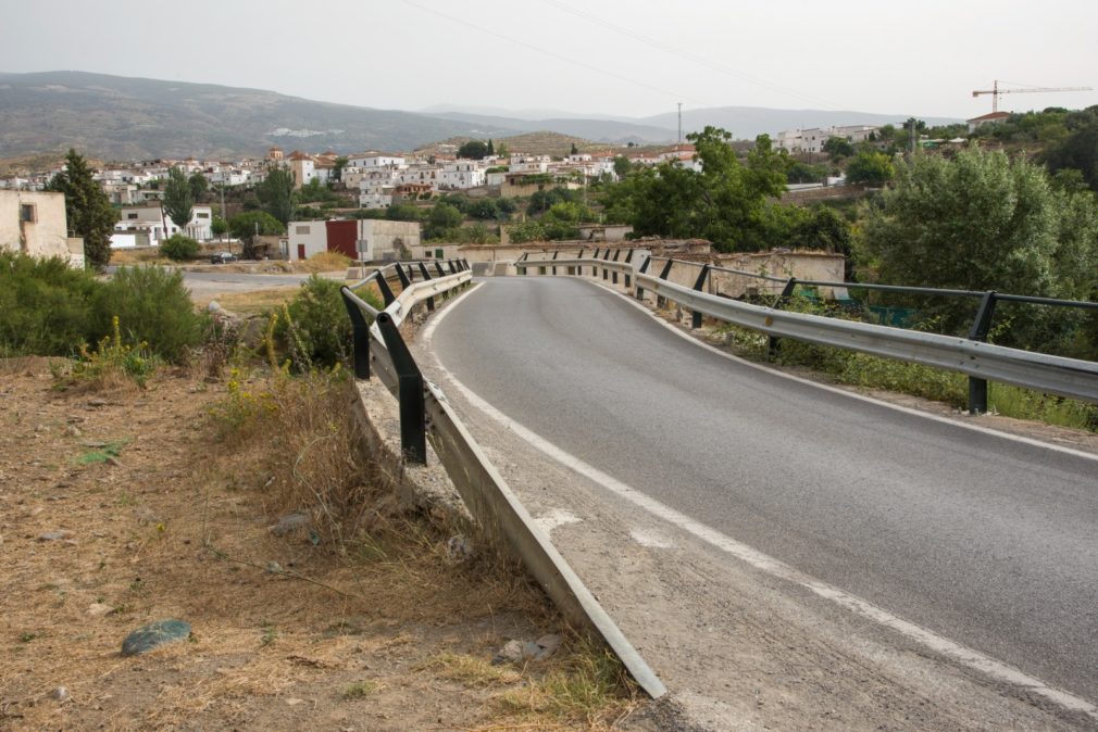 Carretera A-4126, en la entrada a Ugíjar