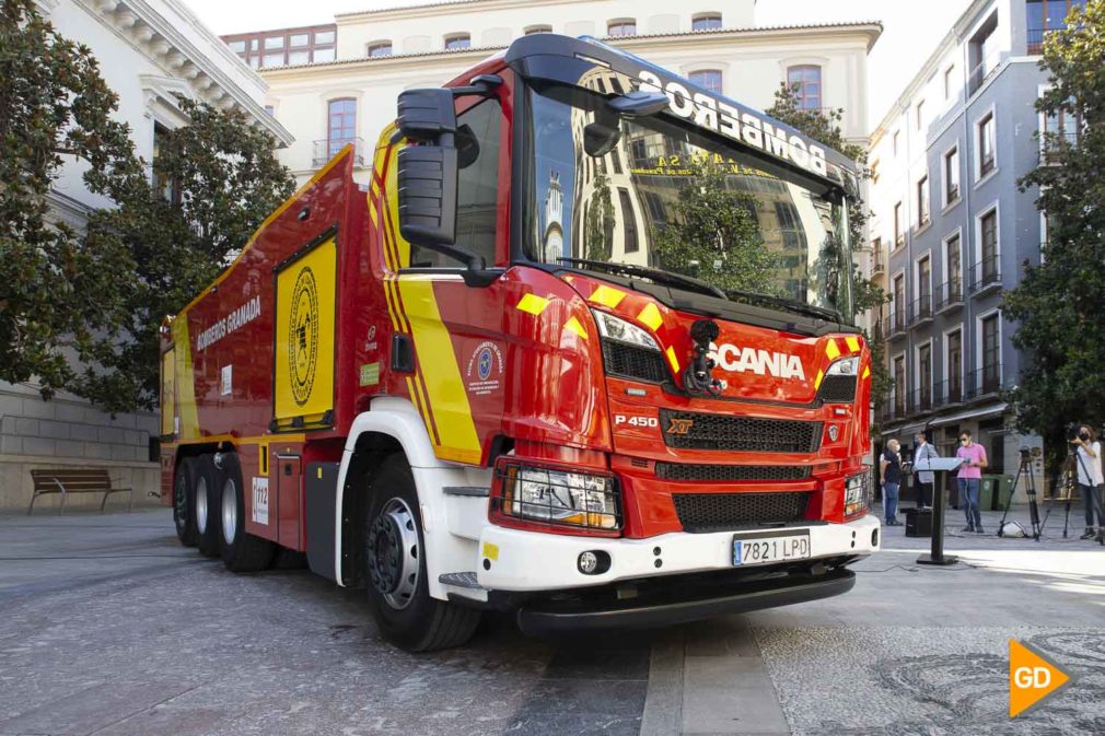 Presentacion de nuevo camion de bomberos y ambulancia Carlos Gijón_-2