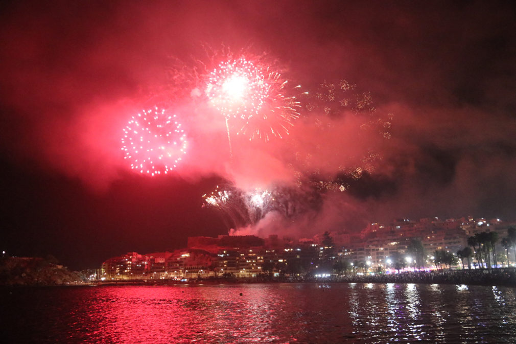 FUEGOS ARTIFICIALES ESPECTACULARES EN ALMUÑECAR 21