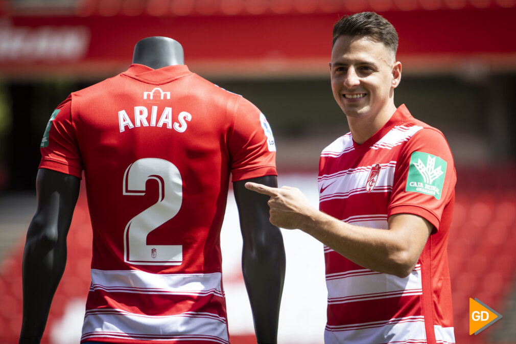 Presentacion de Santiago Arias como nuevo jugador del Granada CF