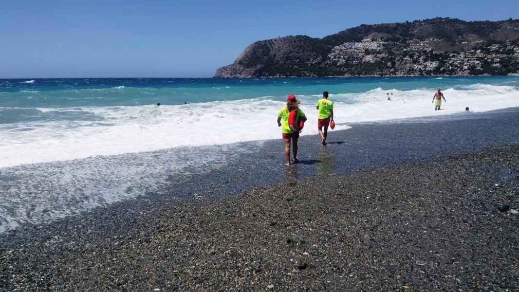 SOCORRISTA EN LA PLAYA DE LA HERRADURA 21