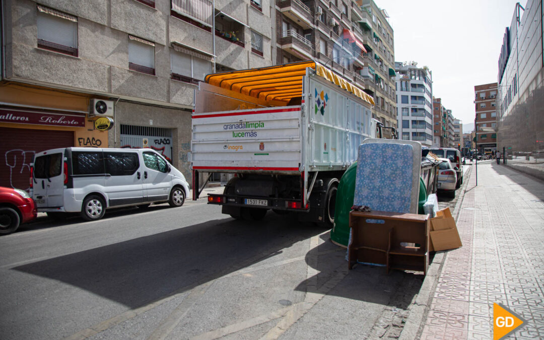 El servicio gratuito de recogida de muebles y enseres registra en julio cifra récord con 2.179 solicitudes